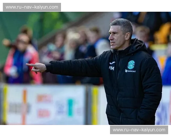 红色闪电与里海之鹰：一场足球盛宴的激情碰撞